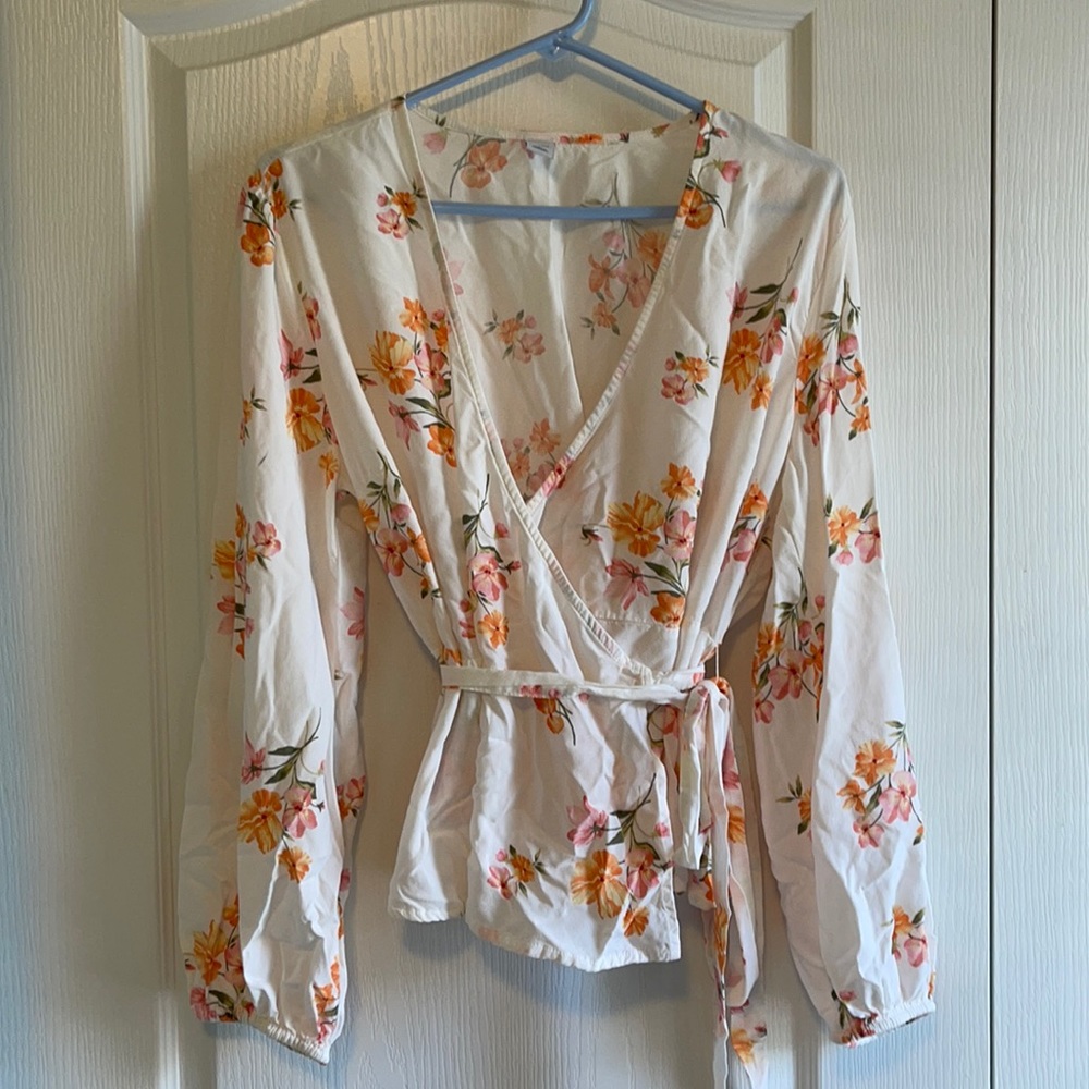 L Old Navy floral wrap blouse. EUC.